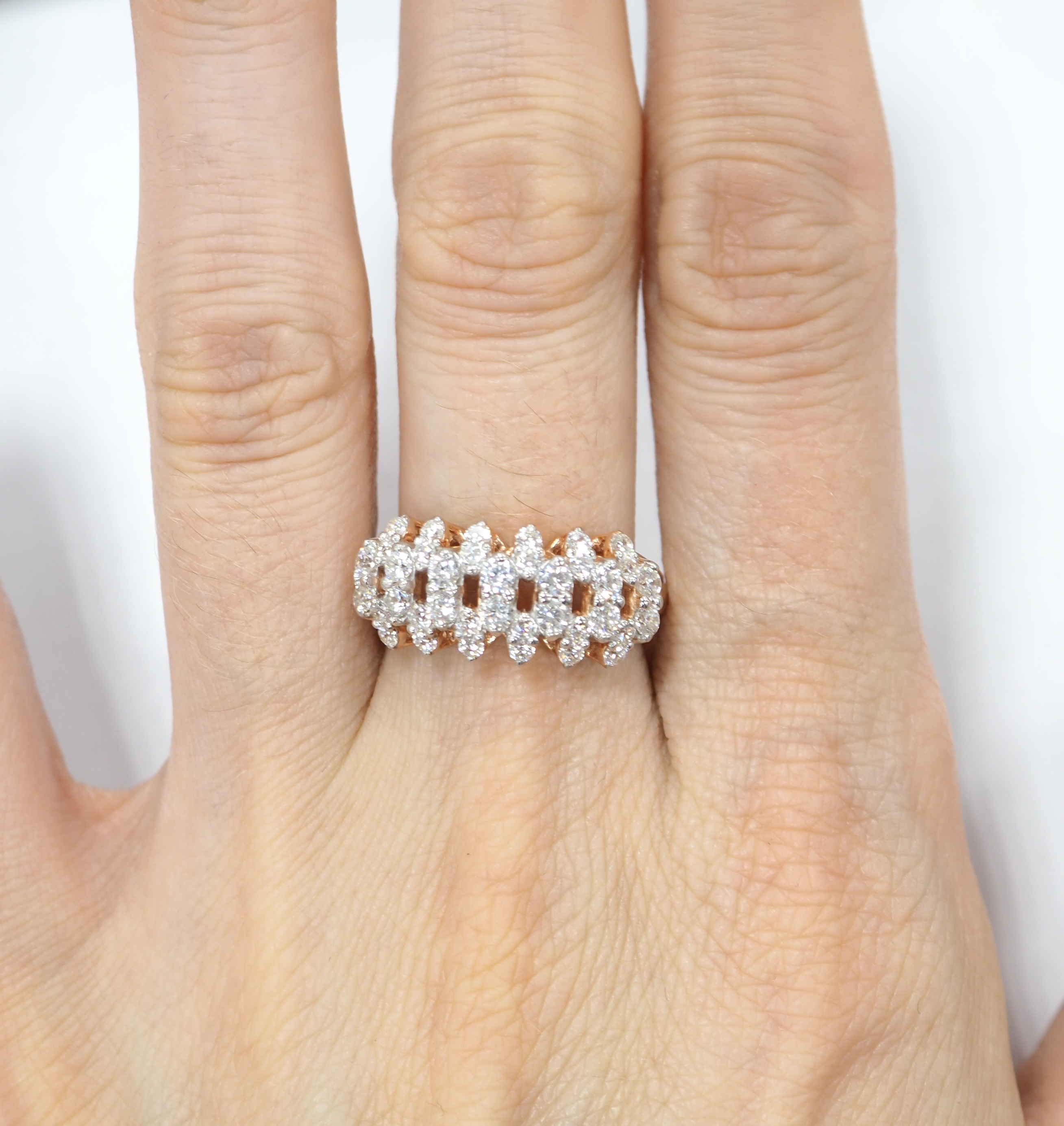 Серебряное кольцо 925 пробы; вставки 38 Фианит бесцв.;